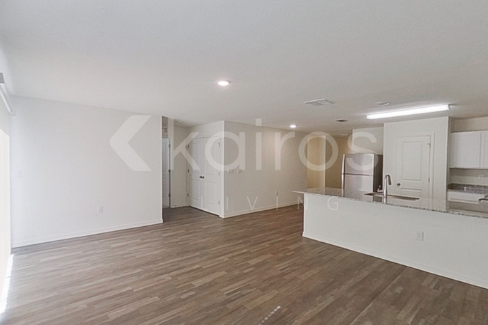 Building Photo - 12093 Cochran Ave