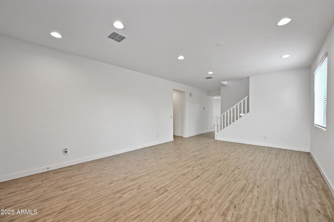 Building Photo - 7027 S 13th Way