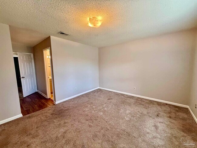 Building Photo - 3228 Santa Rosa Dr