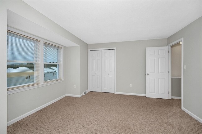 Building Photo - 1431 Pawtucket Blvd