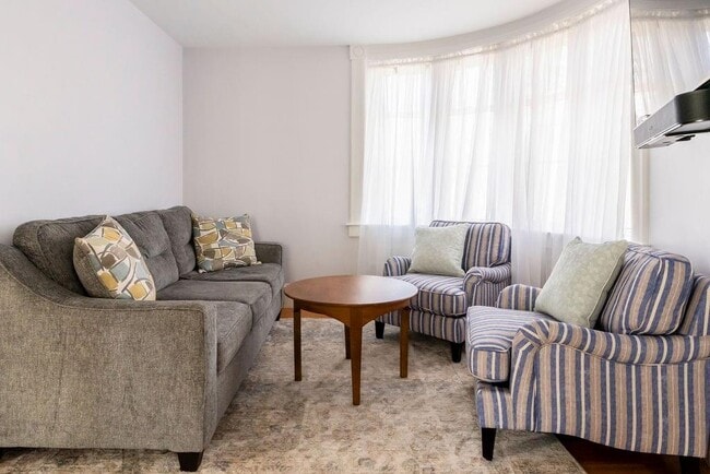 Building Photo - 1 Ella Ter