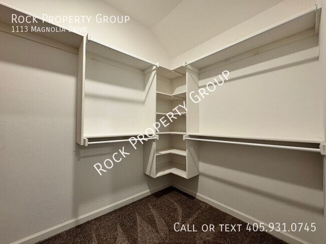 Building Photo - 1113 Magnolia Dr