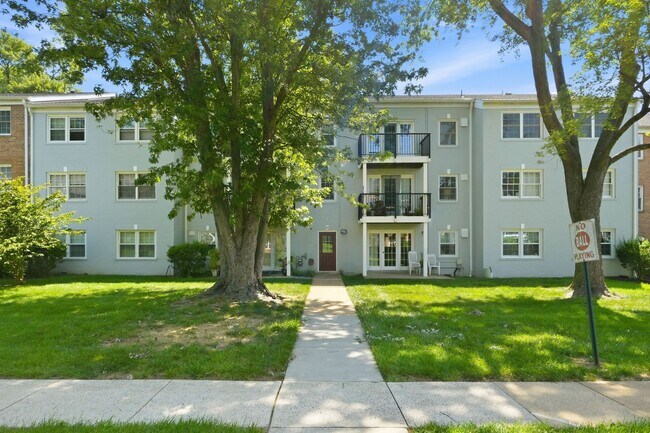 Building Photo - 9453 Fairfax Blvd