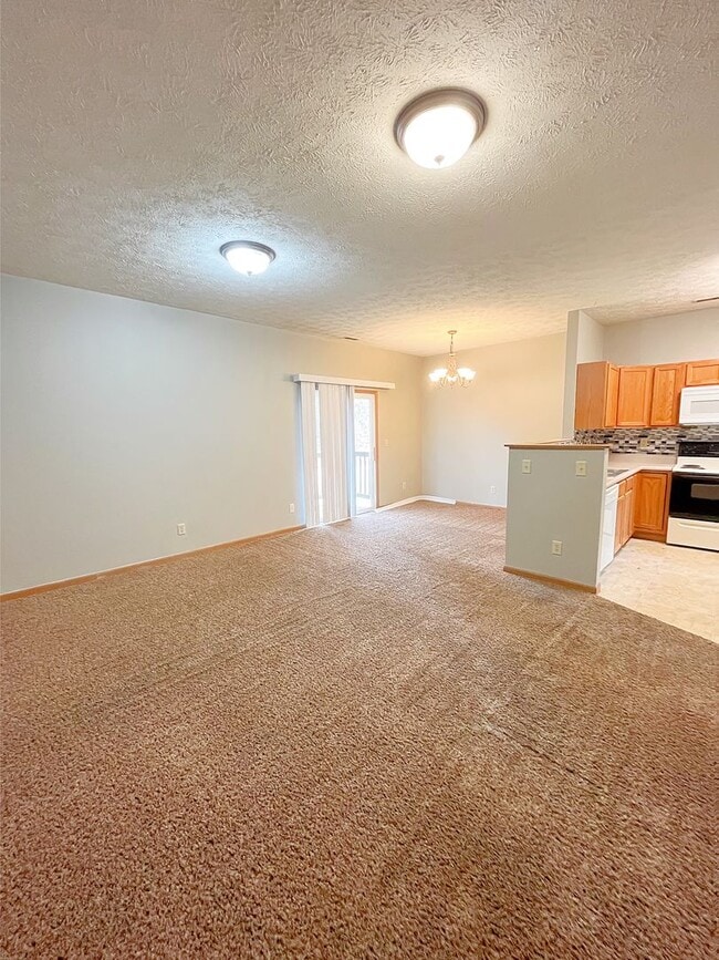 Building Photo - 3 Bedroom 3.5 Bath Townhouse