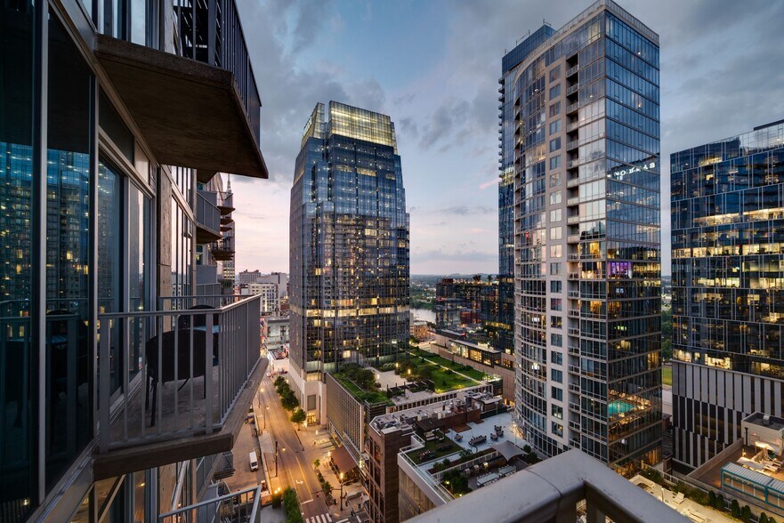 Building Photo - 301 Demonbreun St