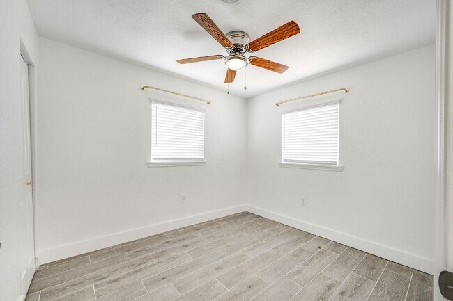 Building Photo - Remodeled 3/2 in Central Merritt Island!