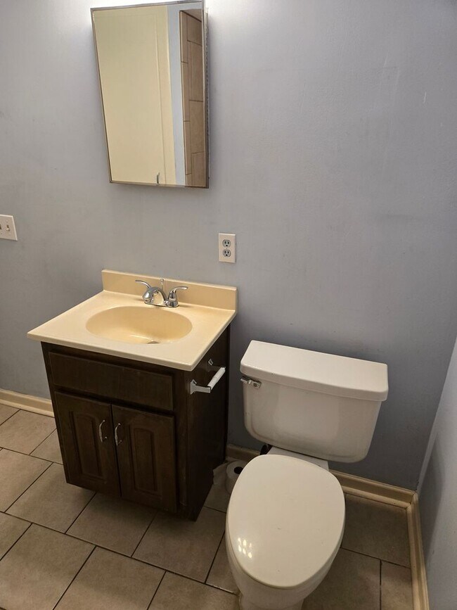 Building Photo - FOR RENT in North Columbus! Available Now!