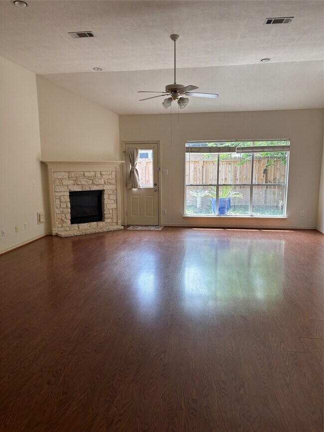 Building Photo - 10723 Norchester Village Dr
