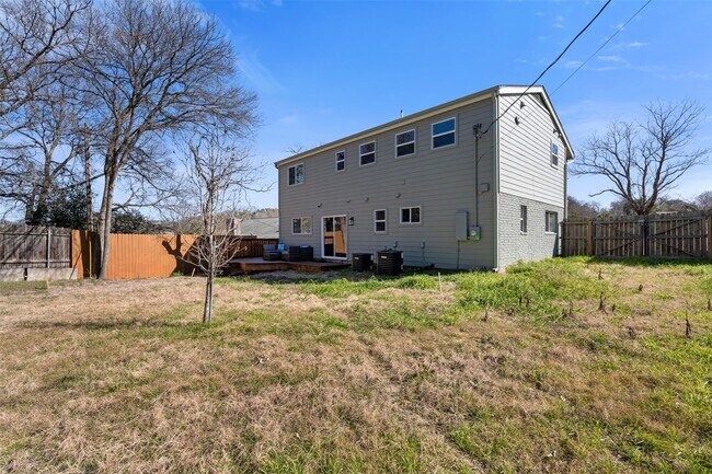 Building Photo - 6104 Reicher Dr