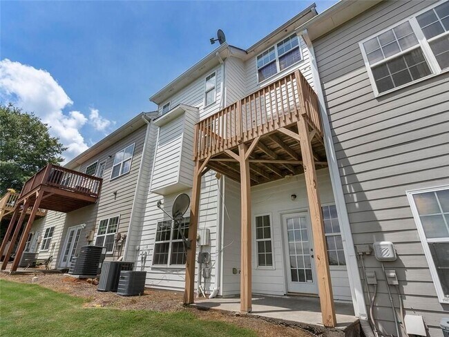 Building Photo - 1929 Hoods Fort Cir NW