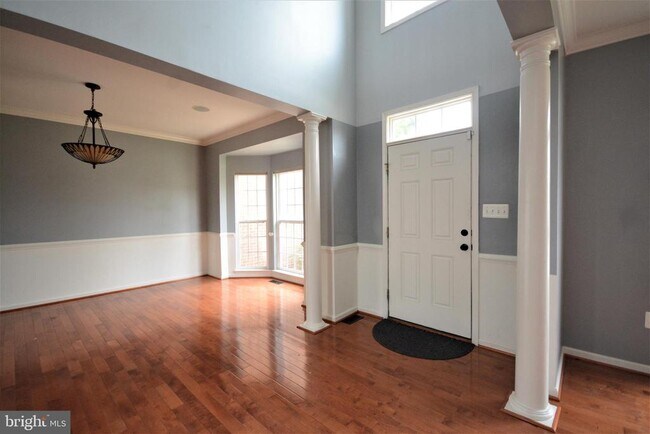 Building Photo - 120 Galyn Dr