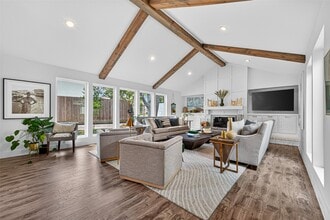 Building Photo - 415 Ramblewood Rd