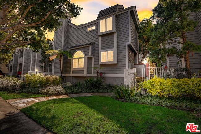 Building Photo - 8505 Gulana Ave