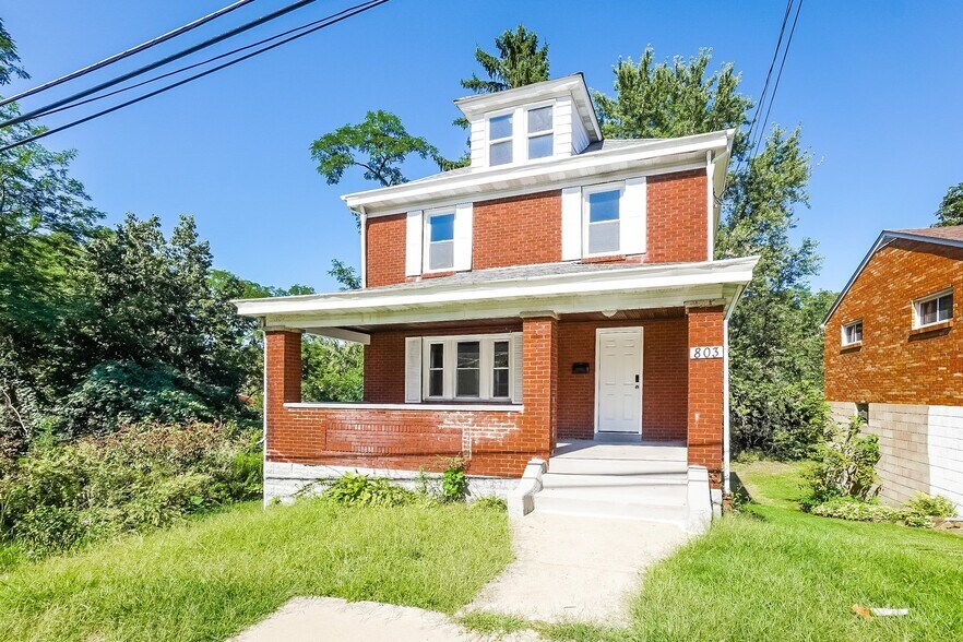 Building Photo - 803 Eathan Ave