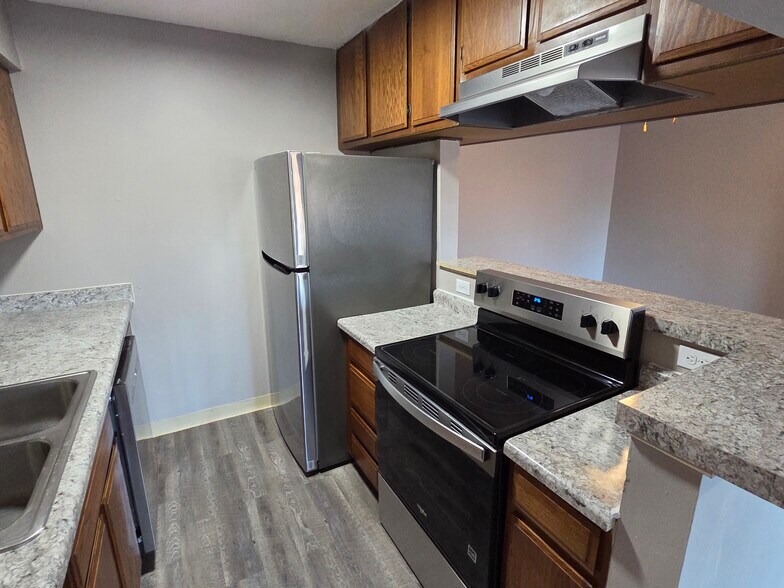 Building Photo - 1325 N Meridian Ave