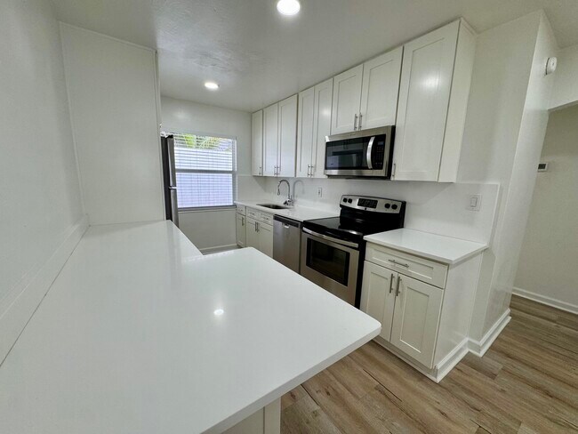 Building Photo - 1235 Beach Rd