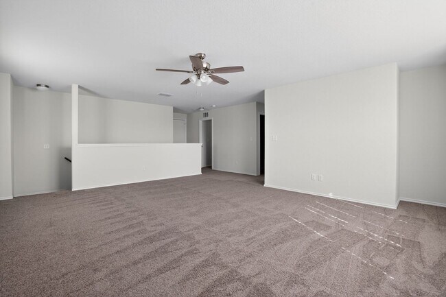 Building Photo - 4 Weeks Free!!! Beautiful 3 Bedroom Home in New Braunfels – Spacious Layout & Prime Location!