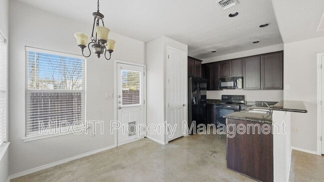 Building Photo - 1121 Brown Rock Dr