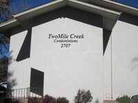 Building Photo - One Bedroom Apartment In Two Mile Creek.  Amazing Location!