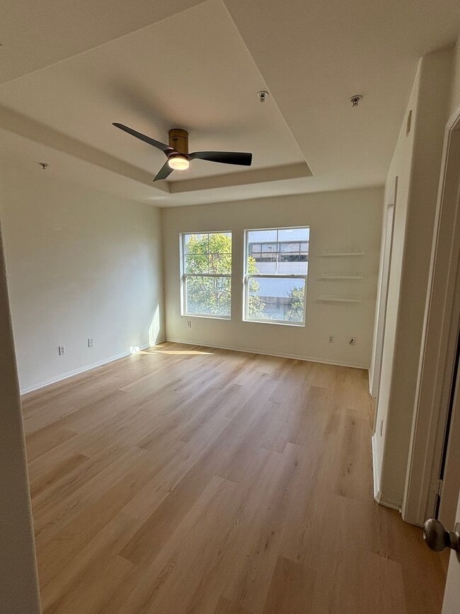 Building Photo - Move-In Ready 4 Bedroom Home Perfect for Professionals & Families