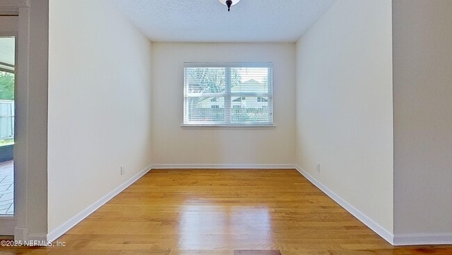Building Photo - 1115 Hamlet Ct