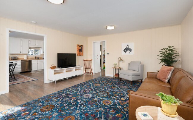 Building Photo - Secluded Cottage with ALL THE VIEWS