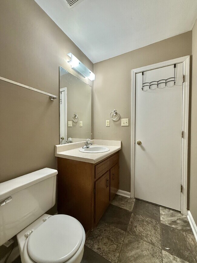 Building Photo - 291 Northridge Drive Unit 2
