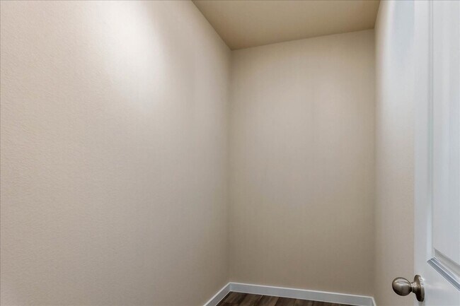 Building Photo - 5063 Hazel Orch Dr