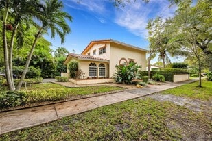 Building Photo - 1240 Ortega Ave
