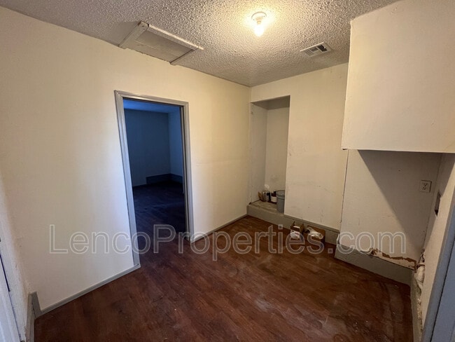 Building Photo - 5221 Brookdale Dr