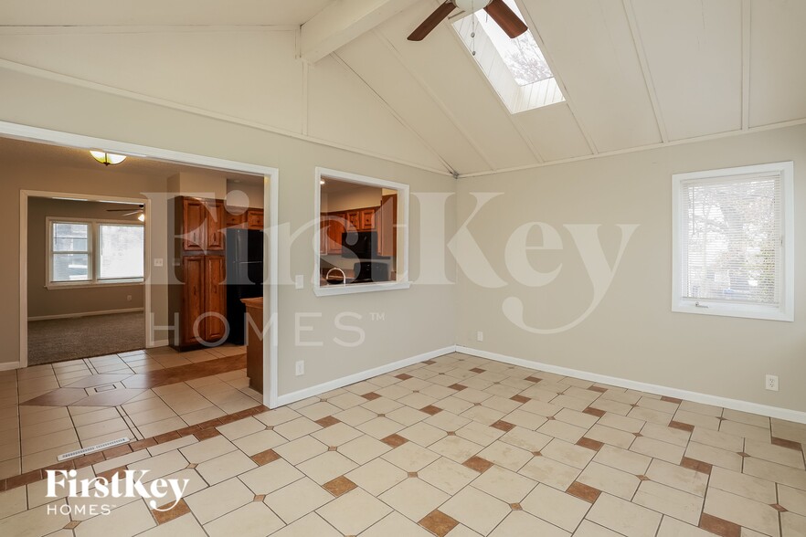 Building Photo - 5808 E 96th Terrace