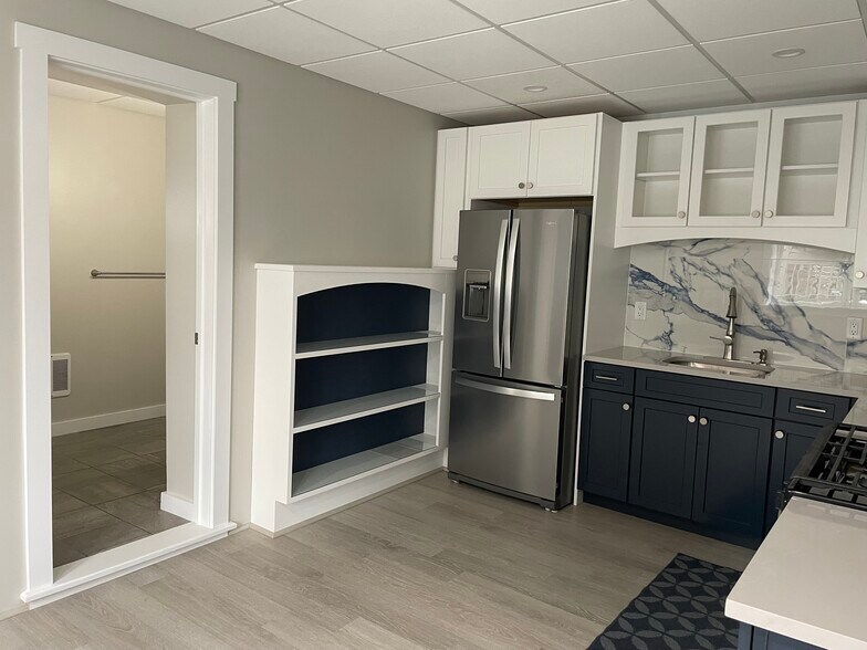 Building Photo - 72 Highview Ave