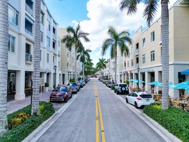 Building Photo - 1155 Main St