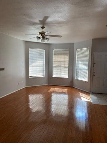 Building Photo - 3805 Brandon Park Dr