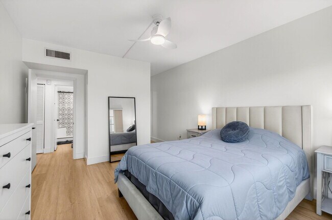 Building Photo - 50 SW 3rd Ave