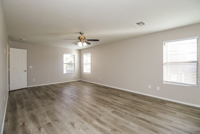 Building Photo - 8453 E Keats Ave