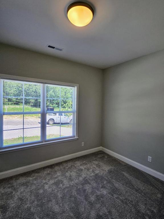 Building Photo - 395 NE Bellingham Dr