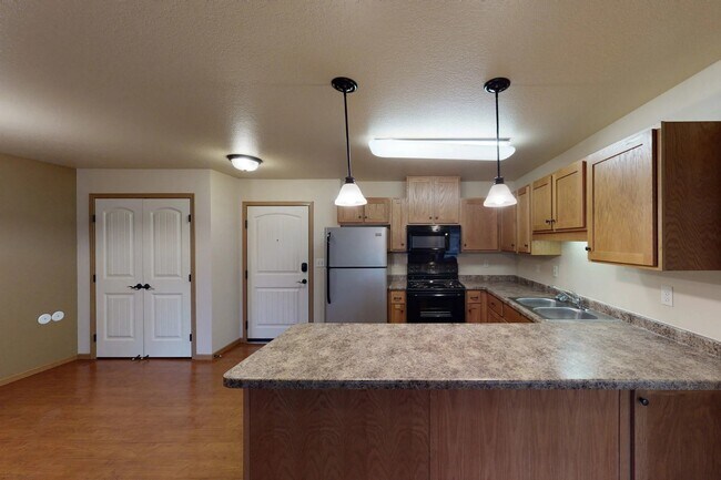 Building Photo - Williston Garden