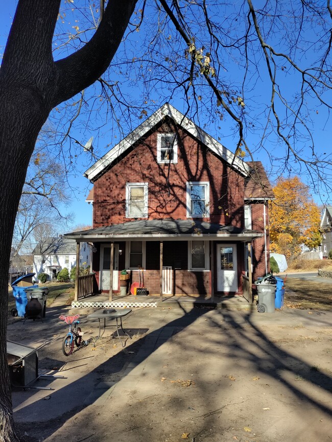 Back of the house, unit on the right - 110 Walnut St