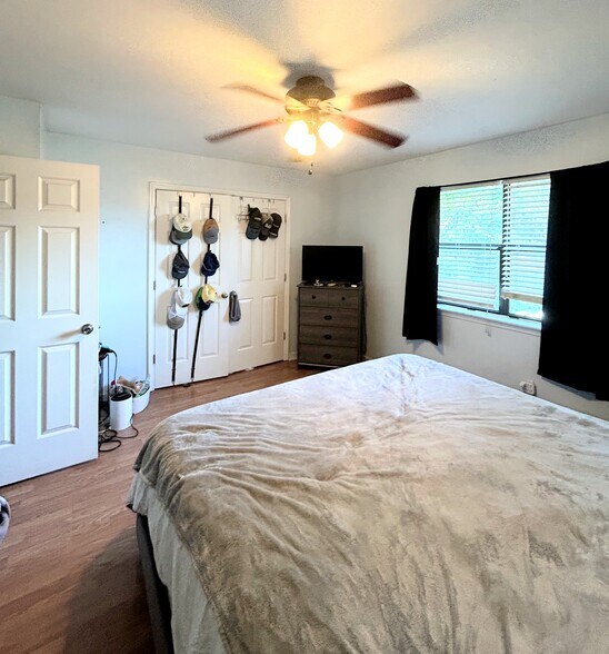 Front bedroom - 1428 DOVE RUN DR