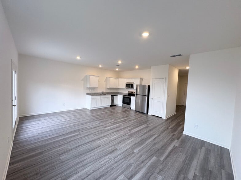 Building Photo - 3027 Gorman Dr