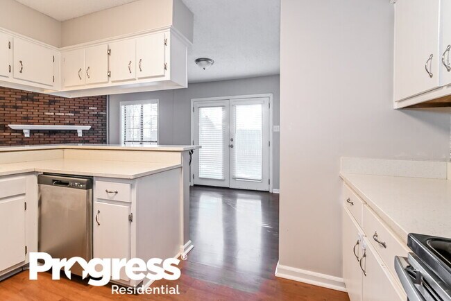 Building Photo - 7201 Skidmore Cove