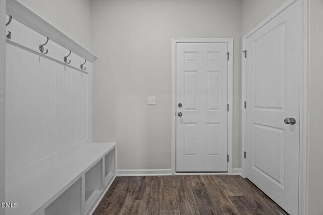 Building Photo - 200 Beacon Hl Rd