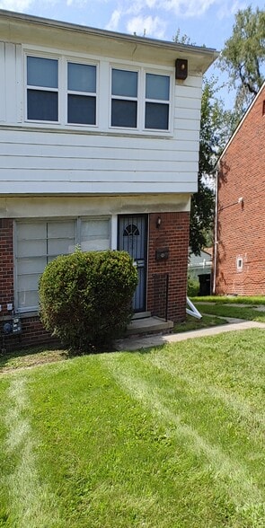 Building Photo - 19477 Greenfield Rd