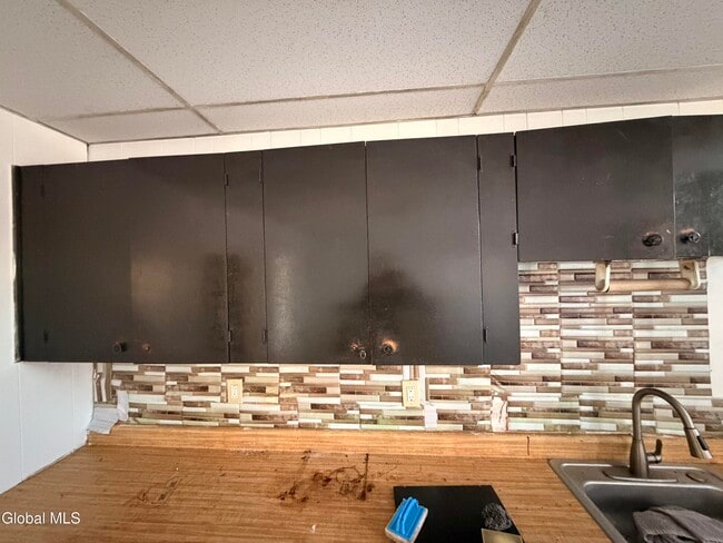 Building Photo - 253 Forest Ave