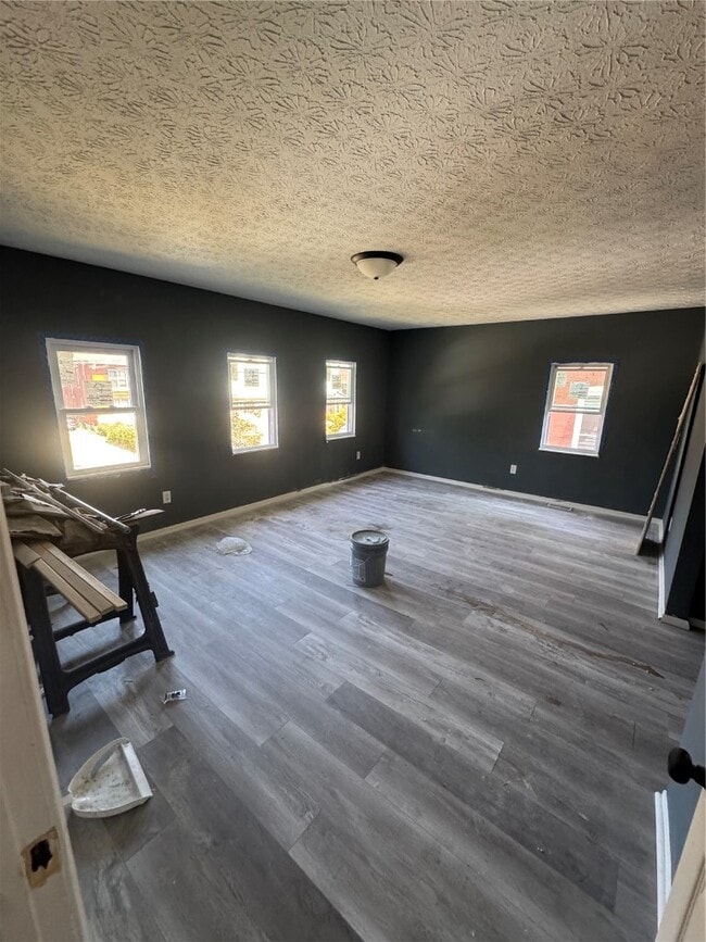 Building Photo - 5434 Maple Ave