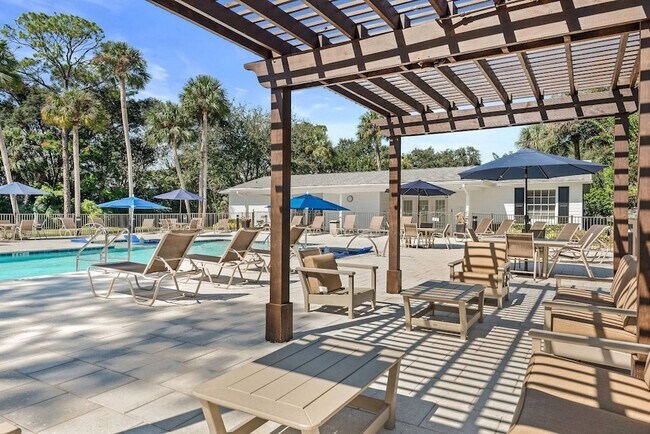 Building Photo - 1283 Jamestown Dr