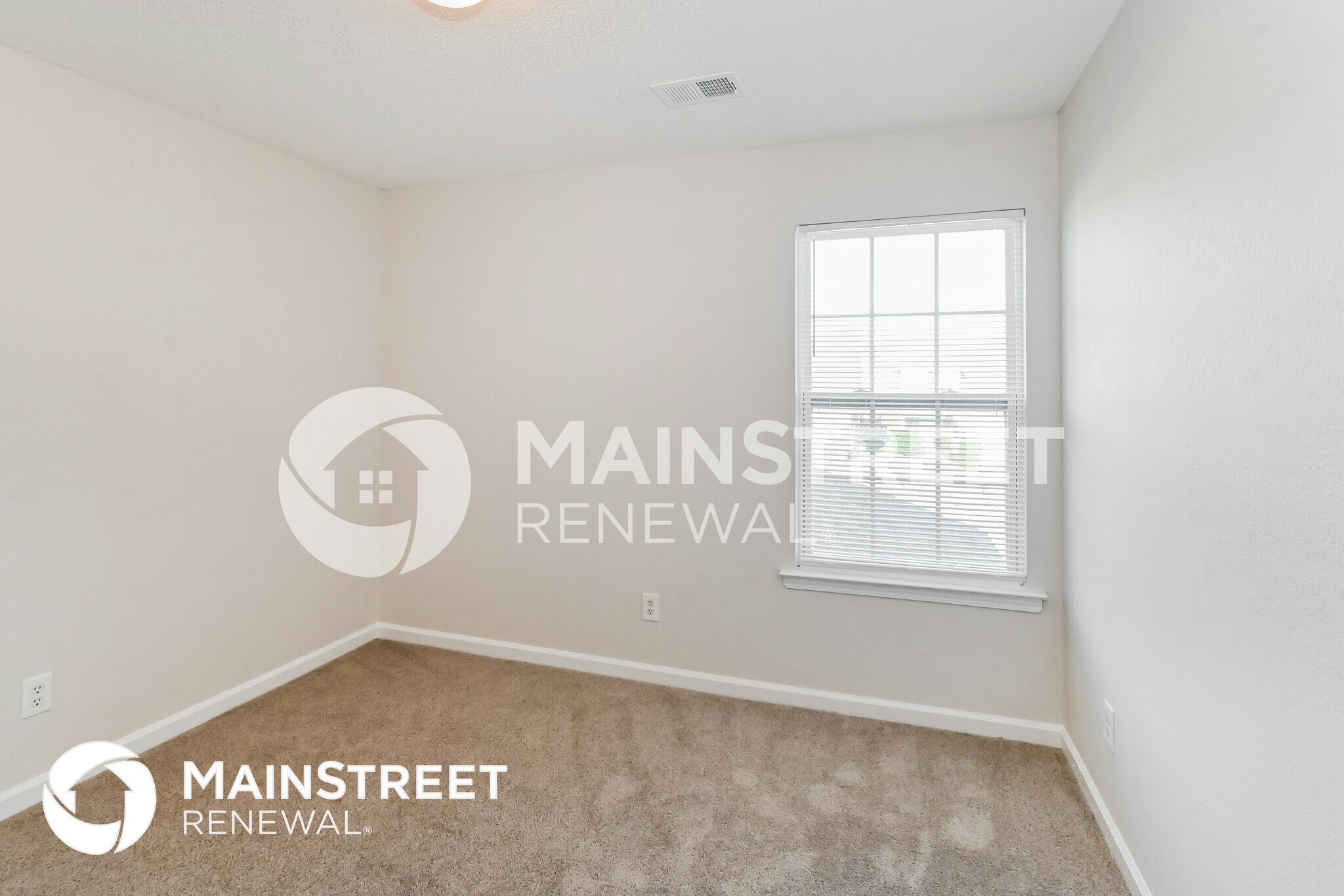 Building Photo - 4690 Royal View Dr