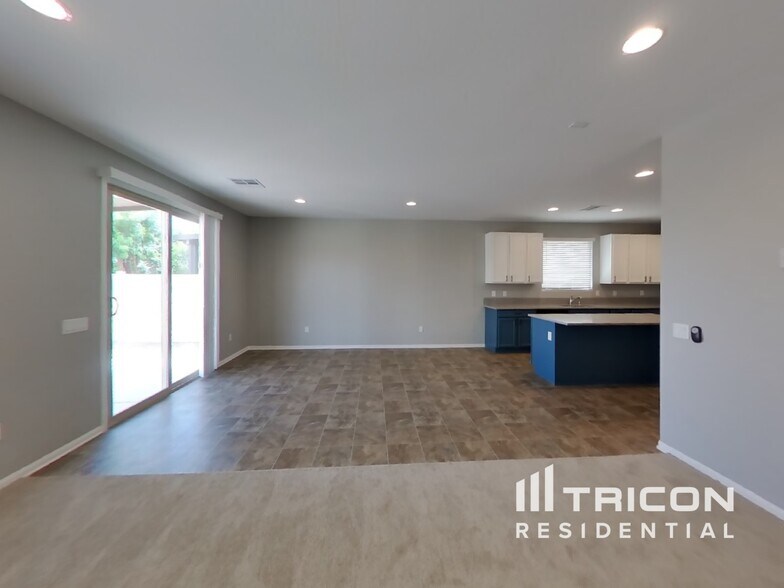 Building Photo - 5648 Red Cedar St