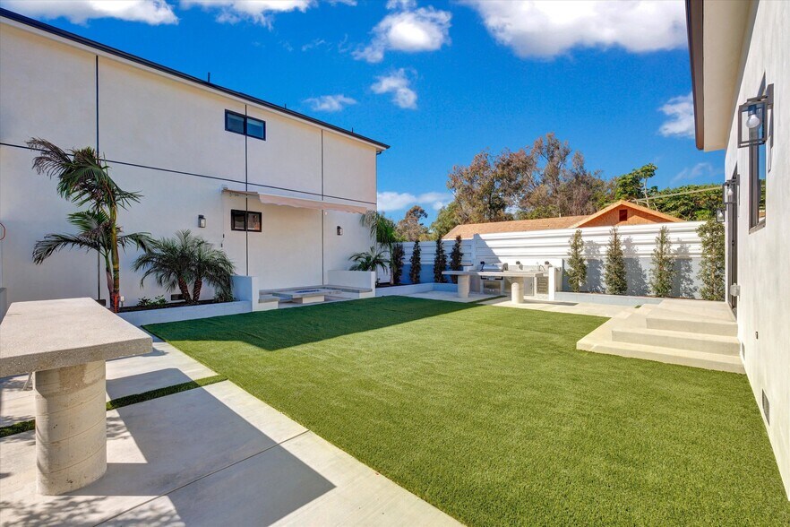 Building Photo - 5348 Thornburn St